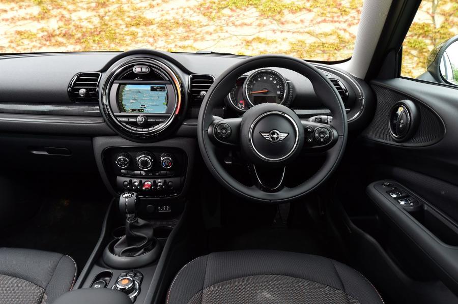 Торпедо Mini Cooper Clubman Black Pack 2017 года  (фото 18 из 18)